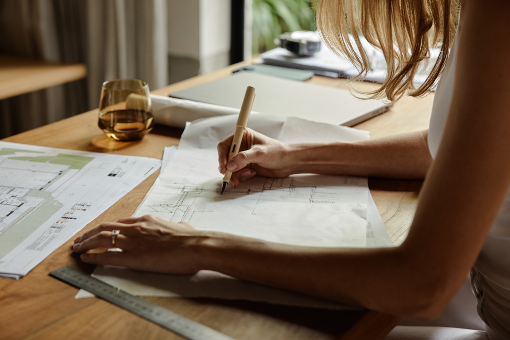 Person drawing with Lamy pen.